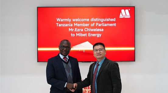 李良邦先生與Mr.Ezra合影